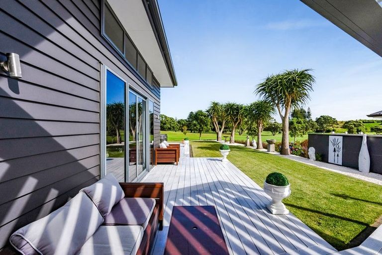 Photo of property in 10 Augusta Grove, Waiwhakaiho, New Plymouth, 4312