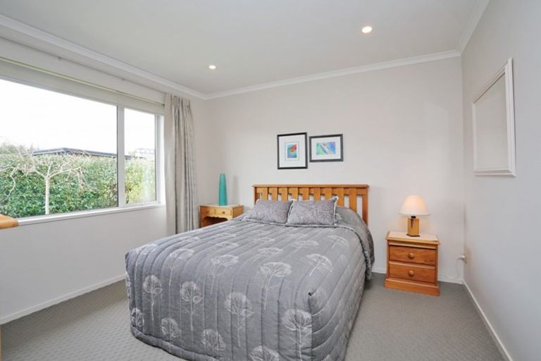 Photo of property in 10 Northside Drive, Waikiwi, Invercargill, 9810