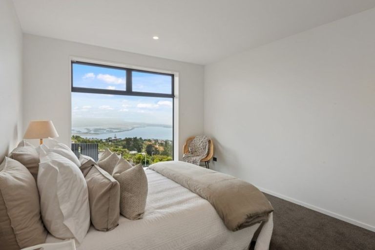 Photo of property in 2 Bluewater View, Mount Pleasant, Christchurch, 8081