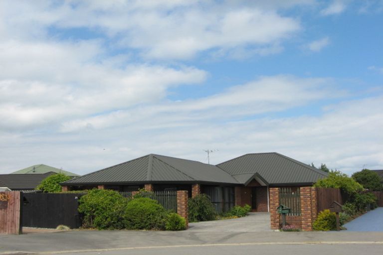 Photo of property in 14 Fieldmoor Place, Parklands, Christchurch, 8083