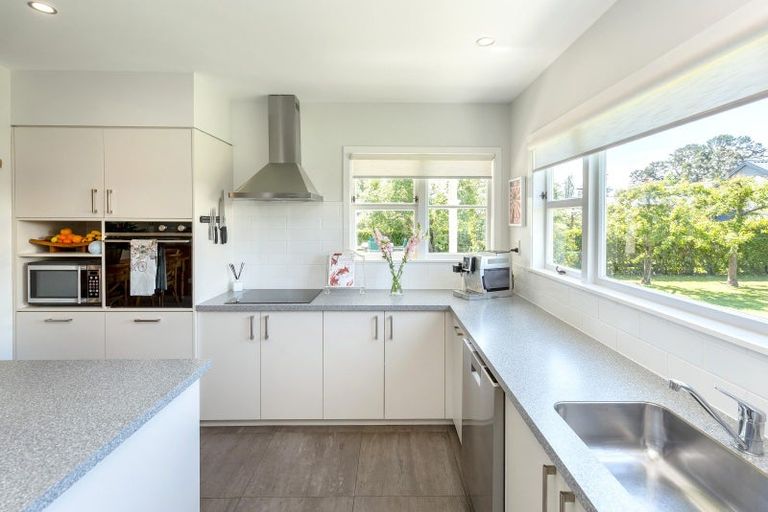 Photo of property in 16 Orchard Road, Greytown, 5712