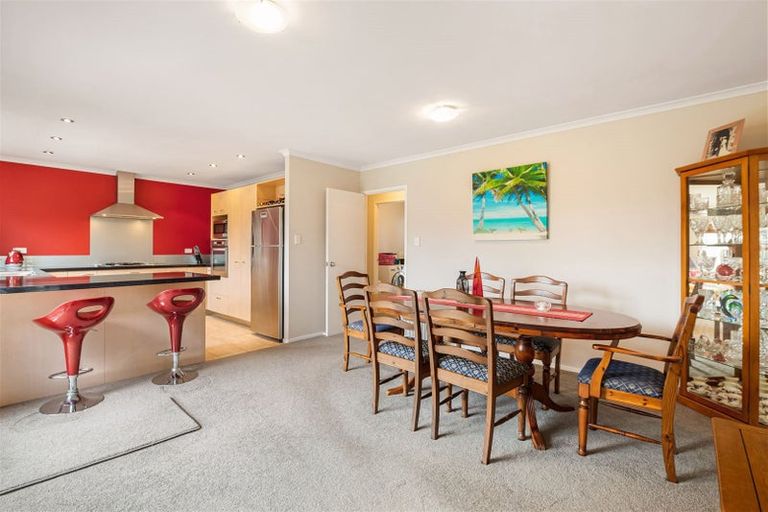 Photo of property in 3 Springtide Place, Red Beach, 0932