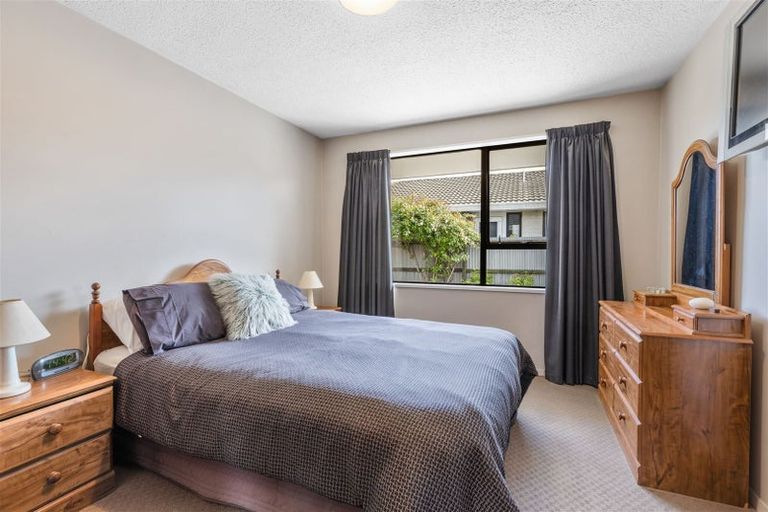 Photo of property in 2/151 Northcote Road, Northcote, Christchurch, 8052