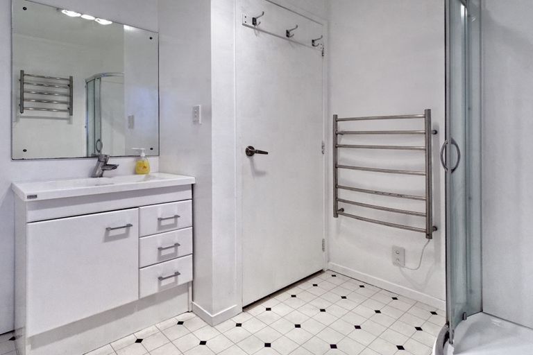 Photo of property in 1/55 Stottholm Road, Titirangi, Auckland, 0604