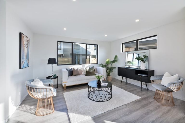 Photo of property in 18b Mackenzie Street, Te Atatu South, Auckland, 0610