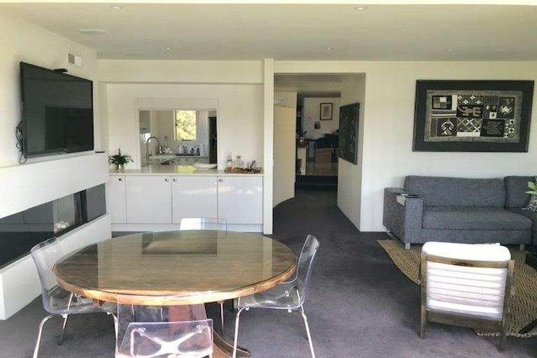 Photo of property in 154 Oriental Parade, Oriental Bay, Wellington, 6011