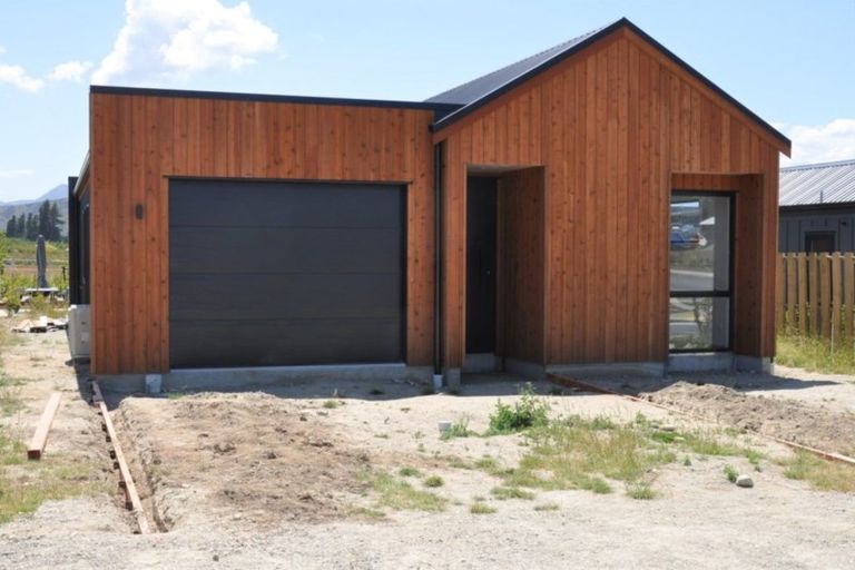 Photo of property in 40 Obelisk Street, Wanaka, 9305