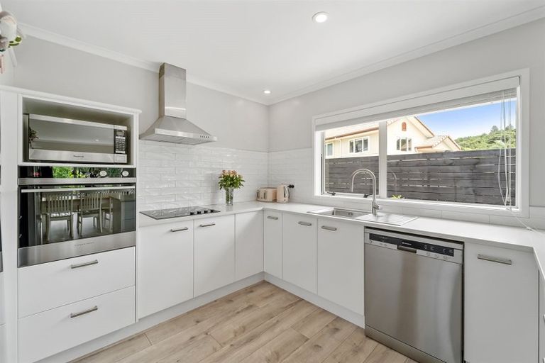 Photo of property in 7 Phoebe Meikle Place, Torbay, Auckland, 0630
