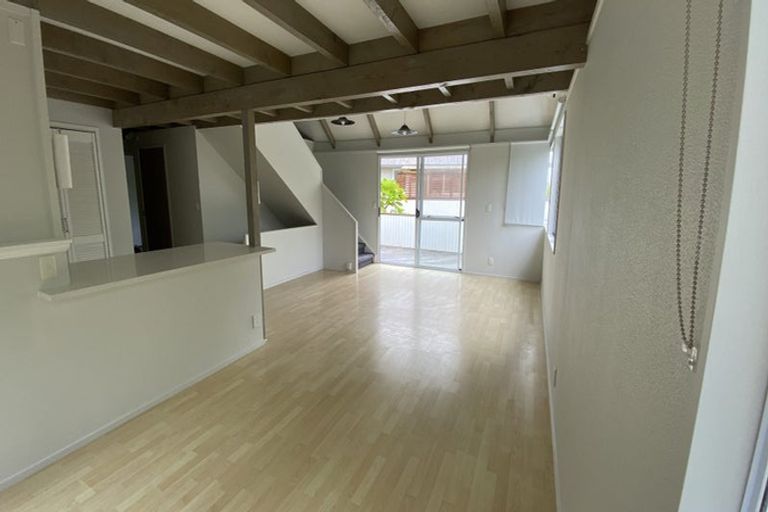 Photo of property in 2/555 East Coast Road, Browns Bay, Auckland, 0630