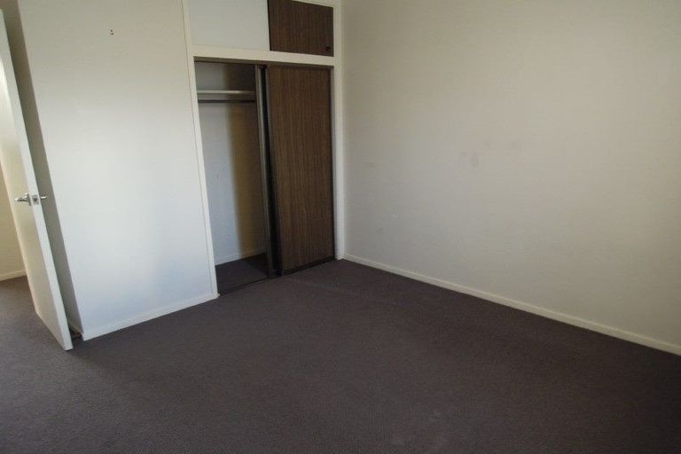 Photo of property in 4 St Catherine Crescent, West Harbour, Auckland, 0618