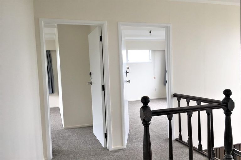 Photo of property in 23 Carlisle Road, Torbay, Auckland, 0630