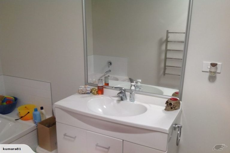 Photo of property in 8 Popokatea Drive, Takanini, 2112