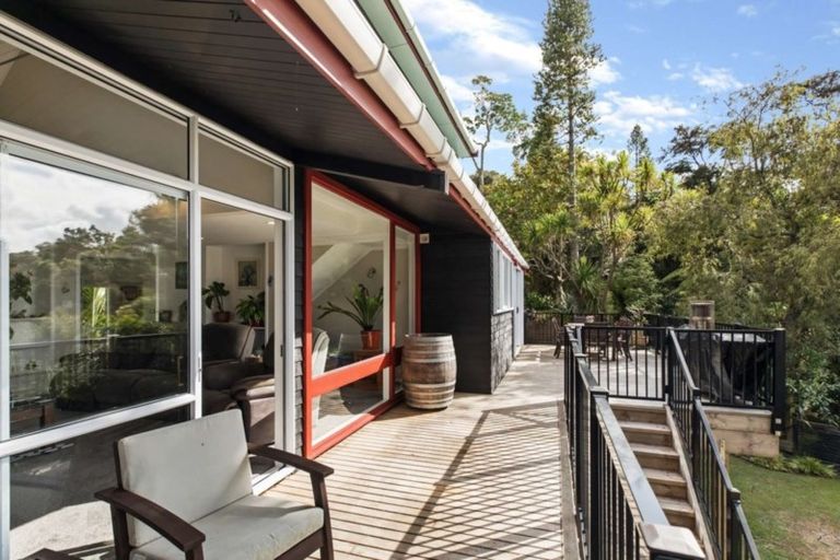 Photo of property in 91 Wood Bay Road, Titirangi, Auckland, 0604