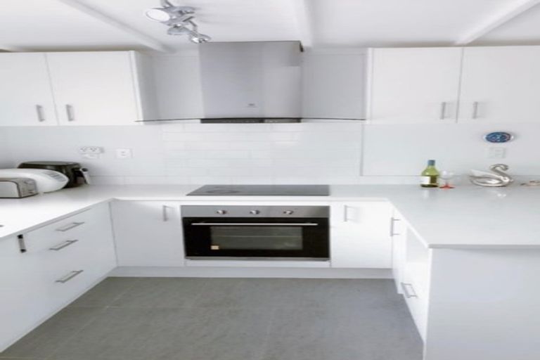 Photo of property in 4/36 Koromiko Street, New Lynn, Auckland, 0600