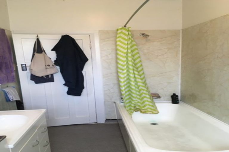 Photo of property in 6b Moncrieff Street, Mount Victoria, Wellington, 6011