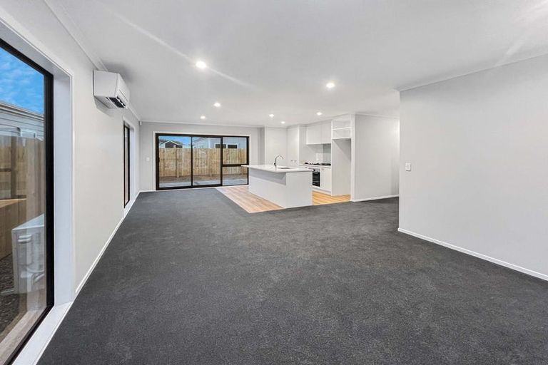 Photo of property in 10 Rotoiti Place, Paraparaumu, 5032