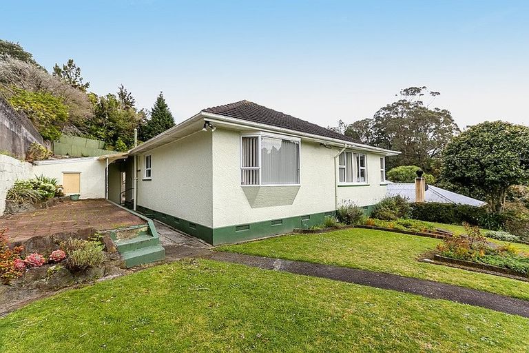 Photo of property in 108 Huatoki Street, Frankleigh Park, New Plymouth, 4310