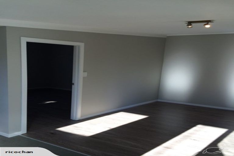 Photo of property in 45 Glen Marine Parade, Glendene, Auckland, 0602