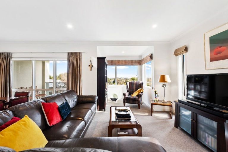 Photo of property in 17 Iona Road, Havelock North, 4130