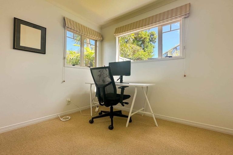 Photo of property in 1/12 Rodney Road, Northcote Point, Auckland, 0627