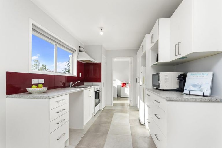 Photo of property in 148 Waimumu Road, Massey, Auckland, 0614