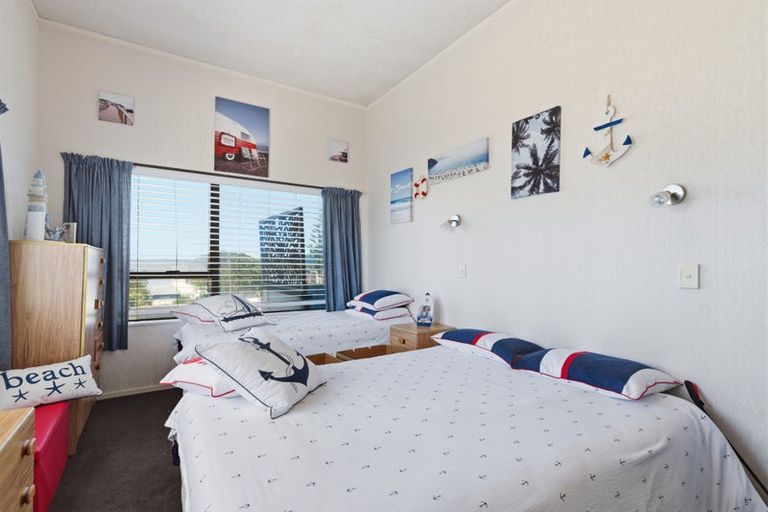 Photo of property in 647 Pukehina Parade, Pukehina, Te Puke, 3189