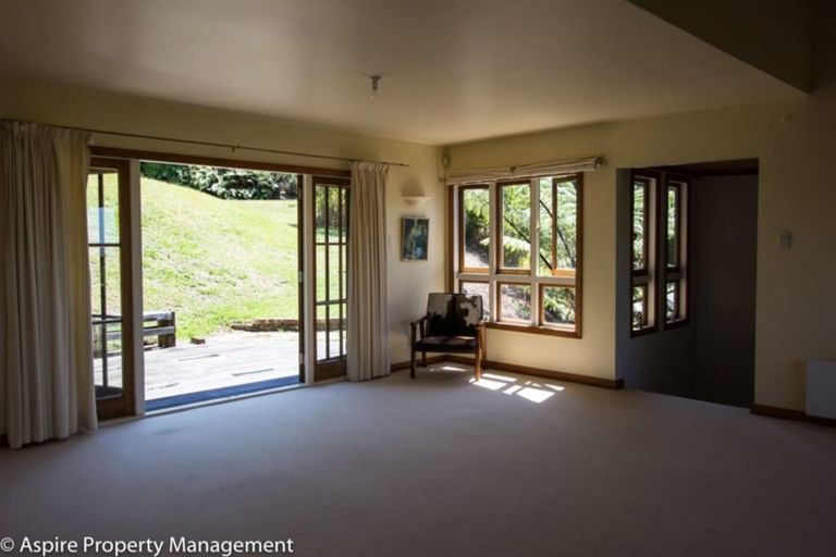 Photo of property in 505 Scenic Drive, Waiatarua, Auckland, 0612