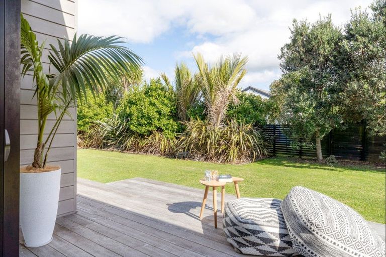 Photo of property in 2 Shearwater Lane, Point Wells, 0986