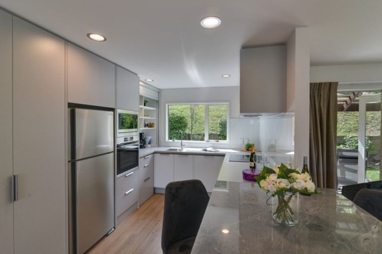 Photo of property in 1 Arawata Terrace, Fernhill, Queenstown, 9300