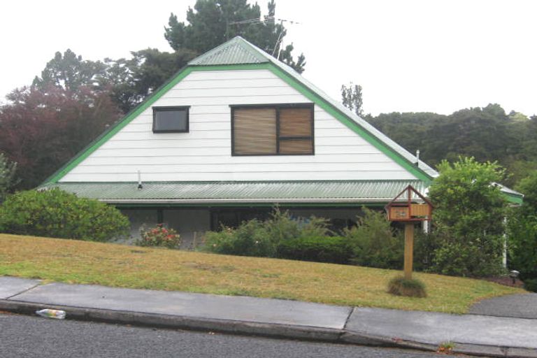 Photo of property in 24 Finn Place, Totara Vale, Auckland, 0629