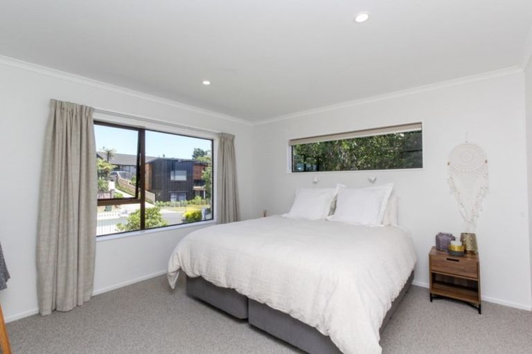 Photo of property in 60 Karina Road, Merrilands, New Plymouth, 4312