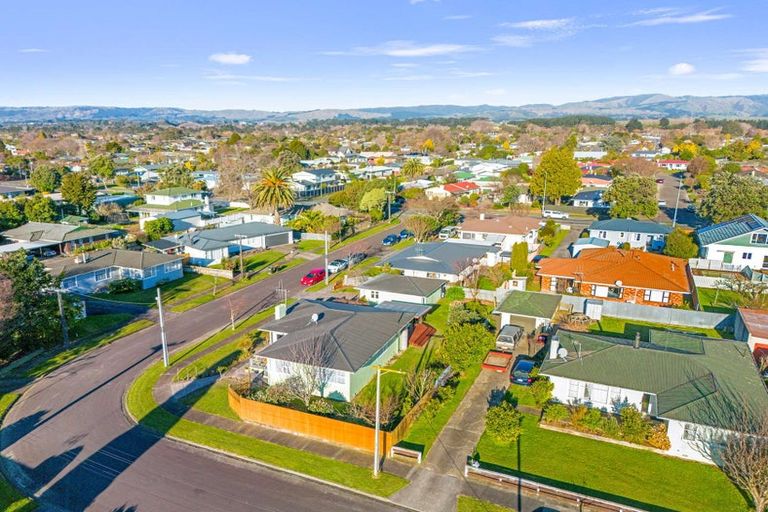 Photo of property in 2 Marsden Place, Awapuni, Palmerston North, 4412