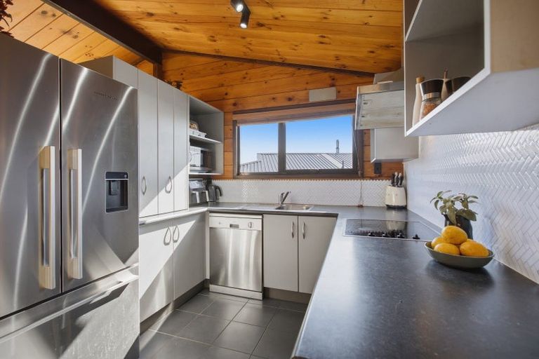 Photo of property in 17a Saint Ives Grove, Whalers Gate, New Plymouth, 4310