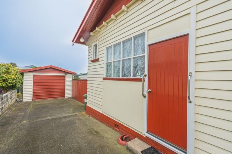 Photo of property in 35 Abbot Street, Gonville, Whanganui, 4501