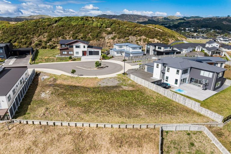 Photo of property in 16a Okupe Grove, Aotea, 5024
