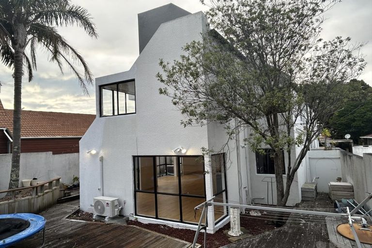 Photo of property in 1/22 Nile Road, Milford, Auckland, 0620