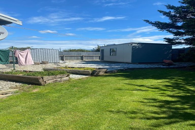 Photo of property in 122 Dunlop Street, Wallacetown, 9816