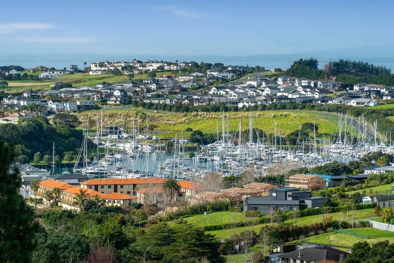 Photo of property in 8 Clayden Drive, Gulf Harbour, Whangaparaoa, 0930