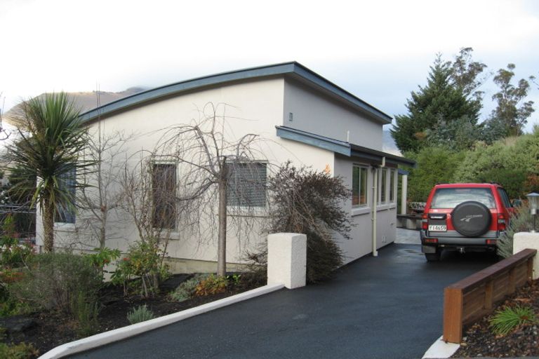 Photo of property in 4 Matau Place, Fernhill, Queenstown, 9300