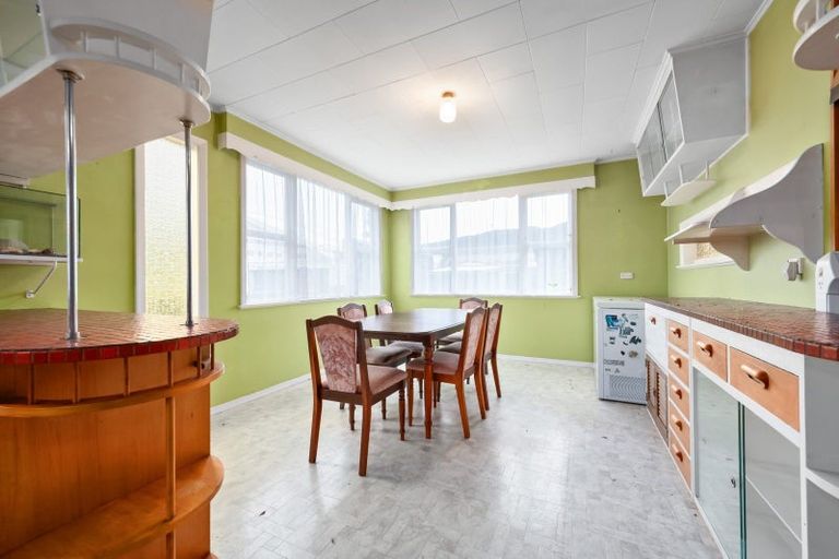 Photo of property in 4 Pringle Street, Taita, Lower Hutt, 5011