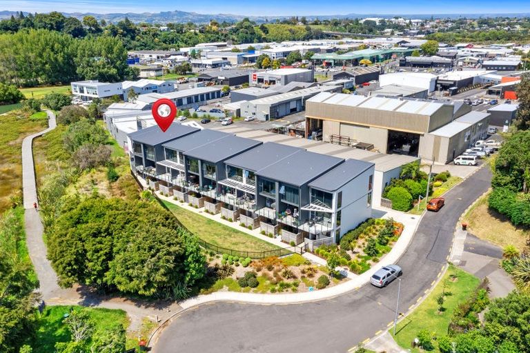 Photo of property in 11/29 Montgomery Road, Judea, Tauranga, 3110