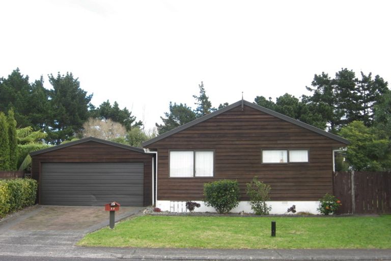 Photo of property in 22 Oakmont Place, Wattle Downs, Auckland, 2103