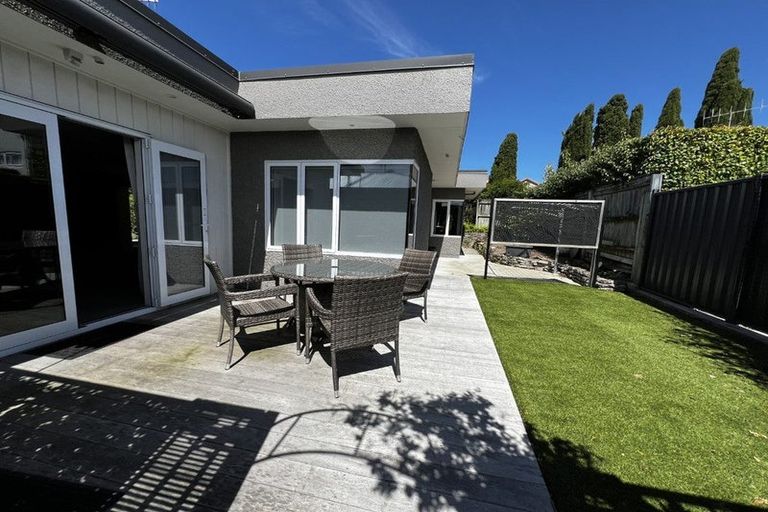 Photo of property in 2a Busby Hill, Havelock North, 4130