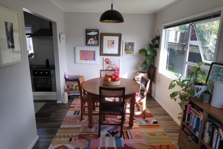 Photo of property in 8 Elizabeth Drive, West Harbour, Auckland, 0618