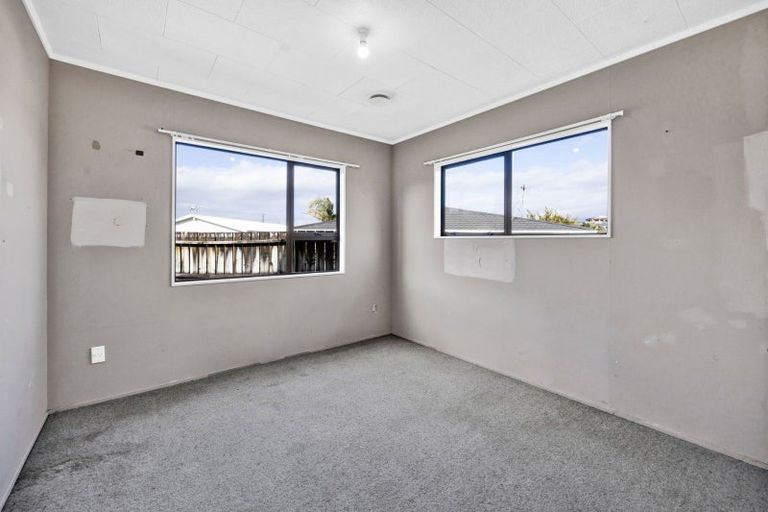 Photo of property in 27 Tiverton Crescent, Whalers Gate, New Plymouth, 4310