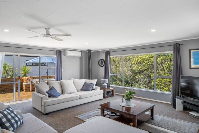 Photo of property in 38 John Downs Drive, Browns Bay, Auckland, 0630