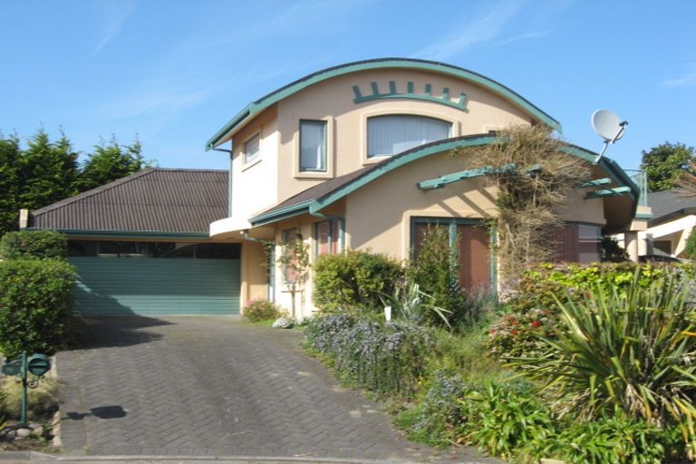 Photo of property in 10 Kawaroa Close, New Plymouth, 4310