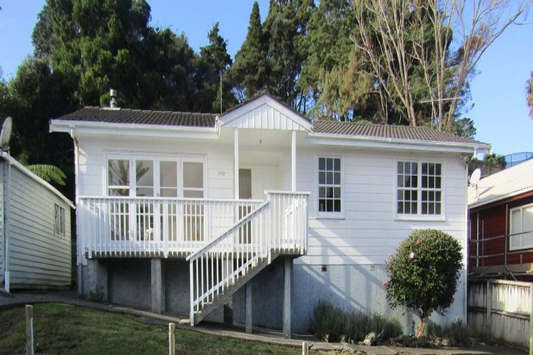 Photo of property in 1/12 Vonnell Place, Birkdale, Auckland, 0626