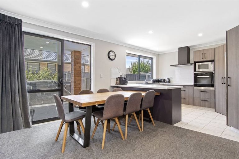 Photo of property in 23 Seabreeze Place, Papamoa Beach, Papamoa, 3118