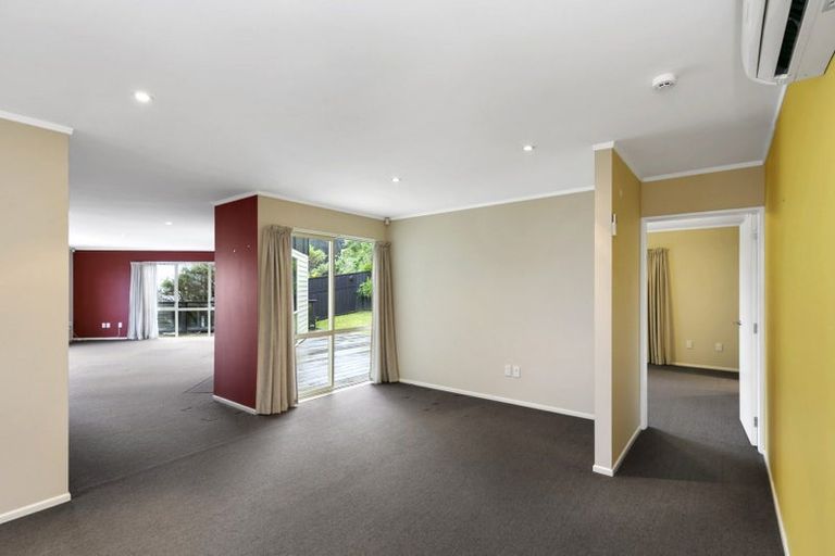 Photo of property in 16b Buccaneer Place, Grenada Village, Wellington, 6037